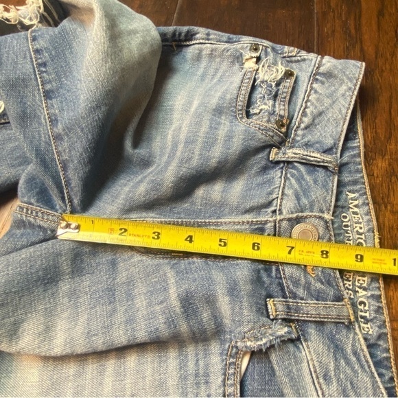 AMERICAN EAGLE Boy Friend Jean Ripped & Destroyed Light Wash Jeans - Picture 9 of 15